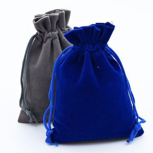 ถุงกำมะหยี่ขนาด 13x18 ซม. พร้อมเชือกผูก สำหรับใส่ของขวัญ ของพรีเมียม เช่น นาฬิกา สร้อยคอ แหวน - รีไซเคิลได้ ใช้ซ้ำได้ ปรับแต่งสีและโลโก้ได้ - Product Image 2