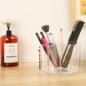 Organisateur de cosmétiques rotatif en acrylique, support de rangement transparent pour pinceaux et outils de maquillage, conception de plateau tournant à 360 degrés - Product Image 3