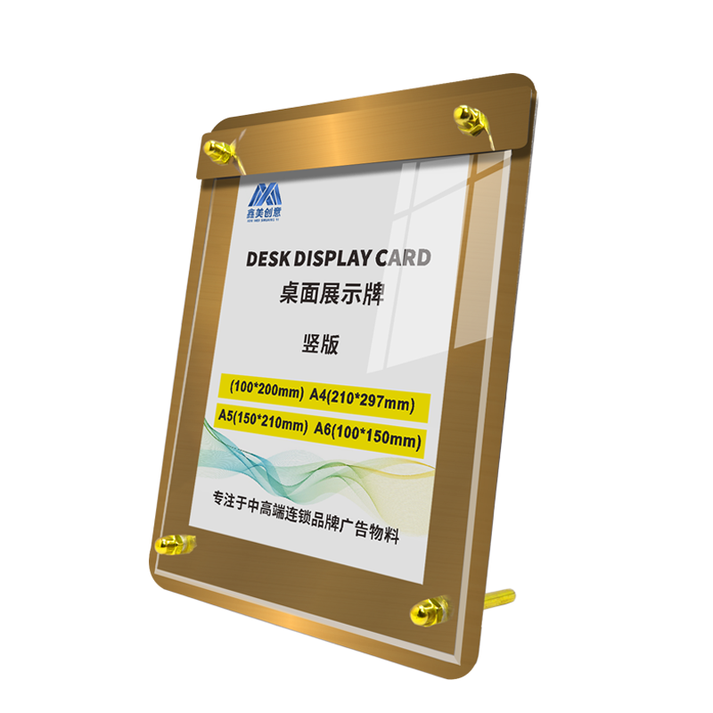 Electrochapado en oro rosa con seda.