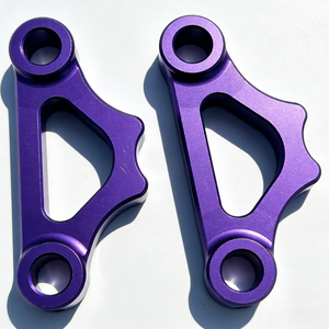 Usinage CNC de précision de pièces de moto : moyeu de roue arrière en aluminium, rotule de direction, découpe de fils, et rectification de fils - Product Image 1