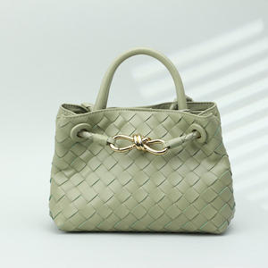 Mini Borsa di Design in Pelle Intrecciata di Alta Qualità, MiniAndiamo Stile Retrò Europeo e Americano con Chiusura Magnetica e Tracolla Singola con Logo - Product Image 3