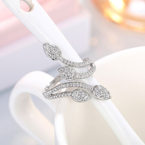 Anello con Design a Bocciolo Floreale, Anello Ispirato alla Natura per Donne - Product Image 5