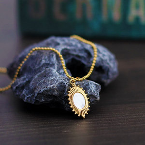 Collar de Joyería con Colgante de Concha Ovalada Chapado en Oro de 18k, de Acero Inoxidable 316L, Resistente al Agua y al Deslustre, Estilo Vintage, para Mujer - Product Image 1