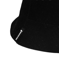 Póngase un gorro de sauna de lana pura tan oscuro como la medianoche y deje que el calor rebunezca como si nunca hubiera sido posible.