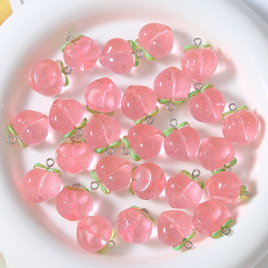 Accessoire porte-clés pêche fait main DIY, pendentif fruit en résine rose avec paillettes scintillantes, fourniture pour la création de bijoux et d'ornements - Product Image 1