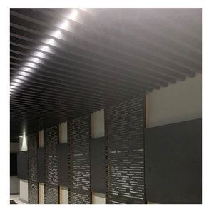 Décoration de plafond moderne de bureau perforé Panneaux de plafond en <span class=keywords><strong>tube</strong></span> carré Conception de panneaux de plafond en aluminium isolés - Product Image 2