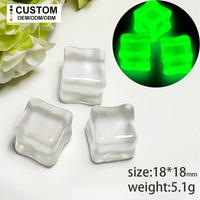 Vente chaude en gros sans BAP de qualité alimentaire PE carré personnalisé coloré réutilisable glaçon en plastique pour boire