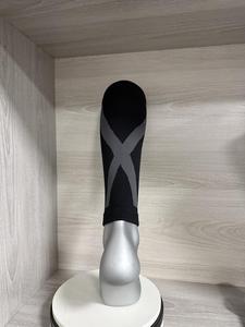 Manchons de compression réglables et confortables pour mollets – Attelle de maintien premium - Product Image 2