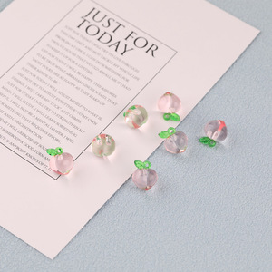 Abalorios de resina acrílica con forma de melocotón, transparentes, color rosa, para accesorios de cabello DIY, materiales de verano 2024, origen Yiwu - Product Image 4