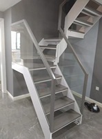 Escalier à double poutre, escalier en acier sur mesure, design moderne pour intérieur