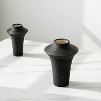 Vase décoratif en céramique noire et blanche de style géométrique sculpté, de luxe, pour la maison et le bureau, vente en gros ARM LVG
