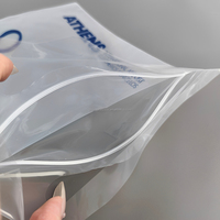 Sac à fermeture éclair en PE avec poignée découpée, transparent, réutilisable, refermable, pour voyage, emballage de liquides sécurisé, pochette personnalisée avec logo, vente en gros en vrac