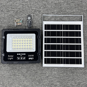 ไฟสปอร์ตไลท์ LED พลังงานแสงอาทิตย์ 5000K แสงเดย์ไลท์ IP65 พร้อมรีโมทคอนโทรล ความสว่างสูง ติดผนัง สำหรับสวน ค่า CRI85 ได้รับการรับรองมาตรฐาน CE 120 - Product Image 6