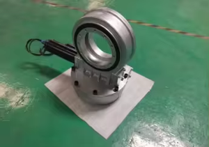 SDE14 Dual Axis Slew Drive con motor de 24V CC - Product Image 2