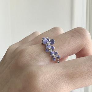 Exquisito Anillo Colgante de Plata de Ley S925 con Flor de Glicinia Morada Vintage Esmaltada para Mujer, Accesorio Dulce y Versátil - Product Image 2