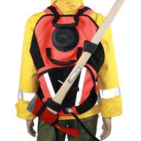 Extincteur à dos en laiton de 20 L et outil anti-incendie : équipement essentiel pour la lutte contre les incendies forestiers