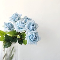 O-X304 Vente en gros de grandes roses bleues au toucher réel, roses artificielles de haute qualité pour la décoration de mariage, roses au toucher réel hydratées blanches