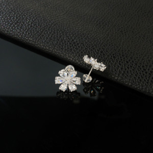 925 Silver Cubic Zirconia Flower <b>Stud</b> Earrings, Hypoallergenic Sparkling Five-Petal Zircon Earrings for Women, Daily & Gift UseV - Product Image 5