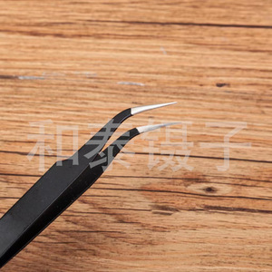 Suministro directo de fábrica de un juego de pinzas de acero inoxidable de tres piezas, herramienta de pinzas para modelismo DIY, pinzas curvas negras extra gruesas y - Product Image 4