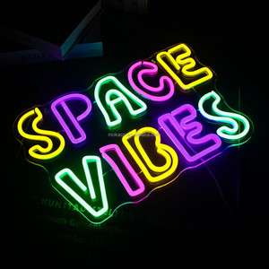 Enseigne néon LED acrylique OEM spectaculaire pour intérieur et extérieur, lettres LED pour devanture de magasin, bar, club, fête, festival, événements - Product Image 1