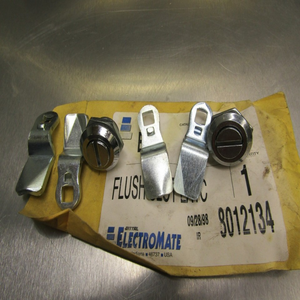 Electromate EL7 Flush Slot 8012134 Lotto di 2 PLC Originali Nuovi di Zecca - Product Image 1