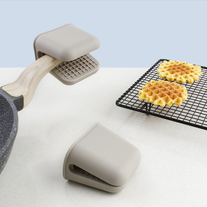 <b>Mini</b> Silicone Oven Mitts Set Oven Mitts Heat Insulation for Kitchen <b>Mini</b> Oven Hand Clips - Product Image 2