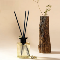 Solution de recharge pour coffret cadeau d'aromathérapie sans flamme 150 ml, décor haut de gamme rayé avec couvercle noir pour parfum d'ambiance chambre et toilettes