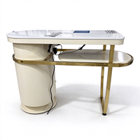 Table de manucure avec cadre doré et aspirateur de poussière, bureau de salon de manucure blanc crème avec armoire de rangement, étagère latérale en verre, station de nail art