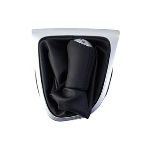 Pommeau de levier de vitesse Renault 5 vitesses en cuir avec surpiqûres, design ergonomique - Product Image 2