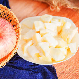 2024 nouvelle <span class=keywords><strong>saison</strong></span> pomme Fuji biologique fraîche pomme Yantai rouge biologique pommes dorées fruits frais - Product Image 4