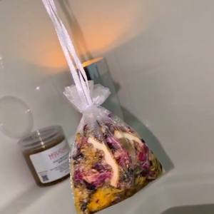 <span class=keywords><strong>Set</strong></span> <span class=keywords><strong>Regalo</strong></span> di Tè da Bagno Botanico alla Rosa della Serie BATH PURE |   5 Bustine Premium di Tè da Bagno alle Erbe con Sale dell'Himalaya e Oli Essenziali - Etichetta Privata - Product Image 6