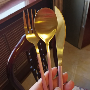 Juego de Cubiertos de Viaje, Juego de Cubiertos para Acampar, Juego de Utensilios Reutilizables con Cuchara, Tenedor, Palillos, Pajita y Estuche Portátil - Product Image 2