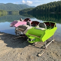 Jet ski électrique puissant de type bateau qui dompte facilement les vagues