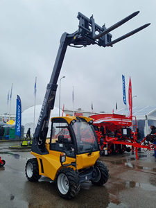 Chariot télescopique compact ERT1500 de 1,35 tonne, élévateur télescopique de 4 m, certifié CE pour l'agriculture et la construction - Product Image 5