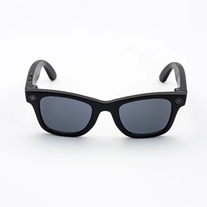 Gafas de Sol Inteligentes GS4 con Audio, Cámara de 8MP, Video 1200P, Traductor IA, Carga Magnética, Resistentes al Agua IPX-4 - Set de Regalo Perfecto - Product Image 1