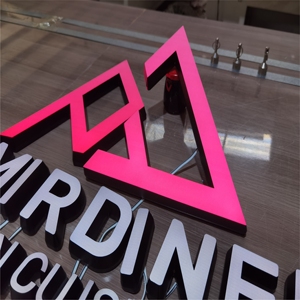 Lettres LED Frontlit Premium 3D Personnalisées en Acrylique pour Salons <span class=keywords><strong>de</strong></span> Beauté, Magasins <span class=keywords><strong>de</strong></span> Mode, Publicité et Décoration Lumineuse - Product Image 3