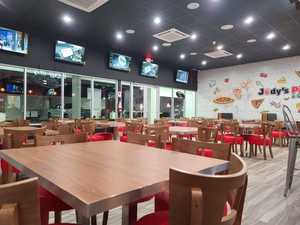Mesa de Comedor con Sillas de Madera Estándar, Tapizadas en PU Rojo, para Restaurante de Comida Rápida, Estilo Moderno <span class=keywords><strong>y</strong></span> Contemporáneo - Product Image 2