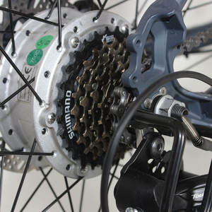 Bicicleta eléctrica <span class=keywords><strong>de</strong></span> Ciudad <span class=keywords><strong>de</strong></span> largo alcance 700C marco 36V batería <span class=keywords><strong>de</strong></span> litio 250W Motor frenos <span class=keywords><strong>de</strong></span> disco bicicleta eléctrica para adultos para desplazamientos - Product Image 6