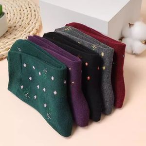 Women Breathable Mid-Calf Socks Polka Dot Pattern Polyester Fiber Regular Casual Socks For Middle Aged 40 60 Years Old - Product Image 3