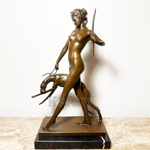 Sculpture en bronze de la déesse de la chasse, jeune fille menant un chien, découpe et impression personnalisées, couleur et taille sur mesure, sculpture d'art de jardin extérieur - Product Image 1