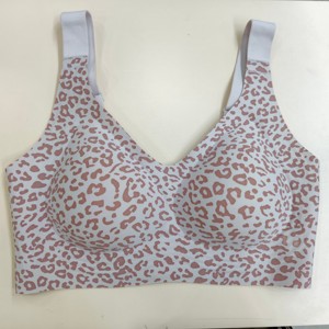 Disponibile: Reggiseno in Gel Senza Ferretto con Stampa Leopardata, Vestibilità Comoda e Senza Cuciture, Disponibile in Diverse Taglie per Donne - Product Image 2