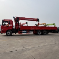 Grue montée sur camion |   Camion de 12 tonnes, 270 CV, rayon d'action de 18 m, caisse de chargement de 8,5 m, version 6 roues motrices disponible pour les opérations en montagne et sur terrains difficiles