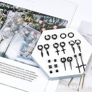 ต่างหูสแตนเลสสตีลแบบหนีบ ฮิปฮอป รูปทรงกากบาท วงกลม ตัว U รูปทรงเรขาคณิต แฟชั่น เครื่องประดับสำหรับทุกเพศ - Product Image 3