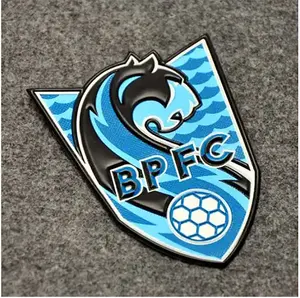 Futbol tpu rozeti özel toptan 3d yumuşak tpu spor futbol topu kulübü logo isı transferi demir yamalar