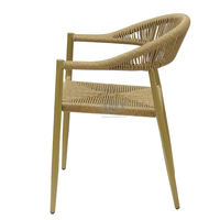 Chaise de jardin en osier courbé avec corde pour patio Chaise de salle à manger d'extérieur empilable au design de luxe pour patio Vente en gros