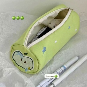 Trousse à crayons souple Fufu BD201, style carnet rouge, pomme verte haut de gamme, pour papeterie, rangement étudiant et trousse de maquillage, modèle basique - Product Image 1