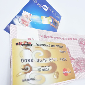 Transformación de Billetes en Tarjetas de Crédito G1127 - Venta al por Mayor de Accesorios de Magia KingMagic para Talentos Infantiles - Product Image 1
