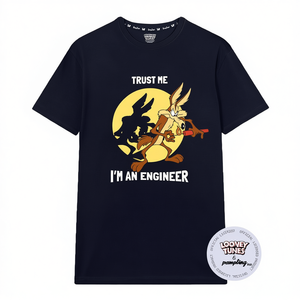 เสื้อยืดลายกราฟิกสีดำสำหรับผู้ชายลูนี่ ทูนส์ อิงเนียร์ เชื่อฉันเถอะ ฉันเป็นวิศวกร - Product Image 3