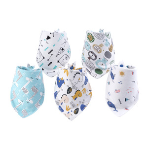 Baberos para bebé de algodón puro con patrón de dibujos animados triangulares para recién nacidos y niños pequeños, primavera 2022 - Product Image 3