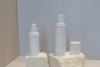 Fabrication de bouteille de pompe sans air en plastique pompe à lotion pour sérum support blanc taille et couleur personnalisées
